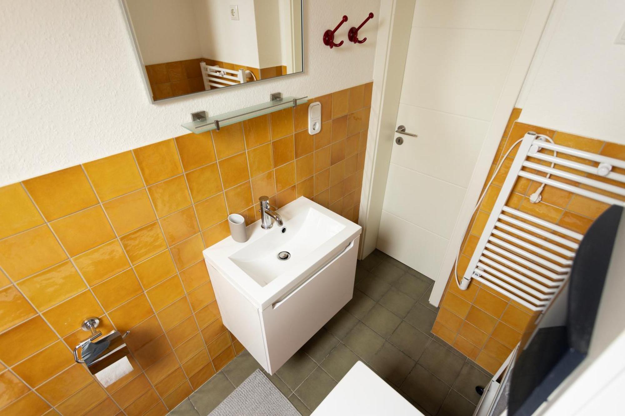 Big Flat With Fresh Renovation, Free Parking, Sonyps, Netflix Duisburg Exterior foto