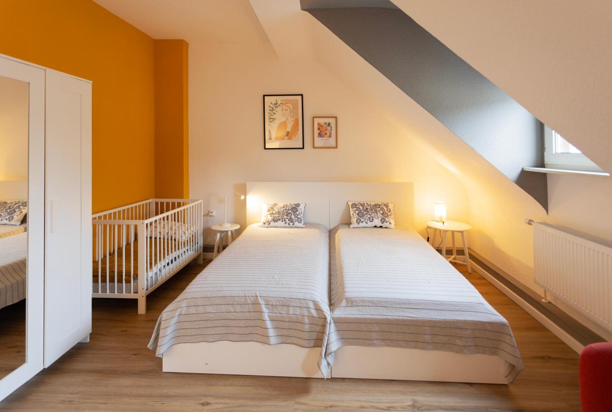 Big Flat With Fresh Renovation, Free Parking, Sonyps, Netflix Duisburg Exterior foto