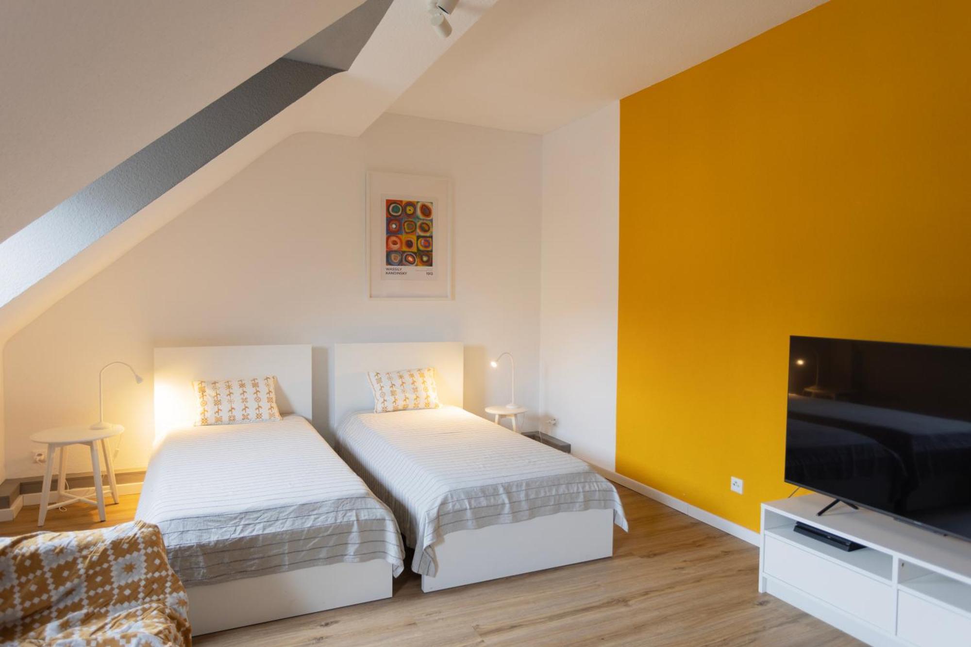 Big Flat With Fresh Renovation, Free Parking, Sonyps, Netflix Duisburg Exterior foto