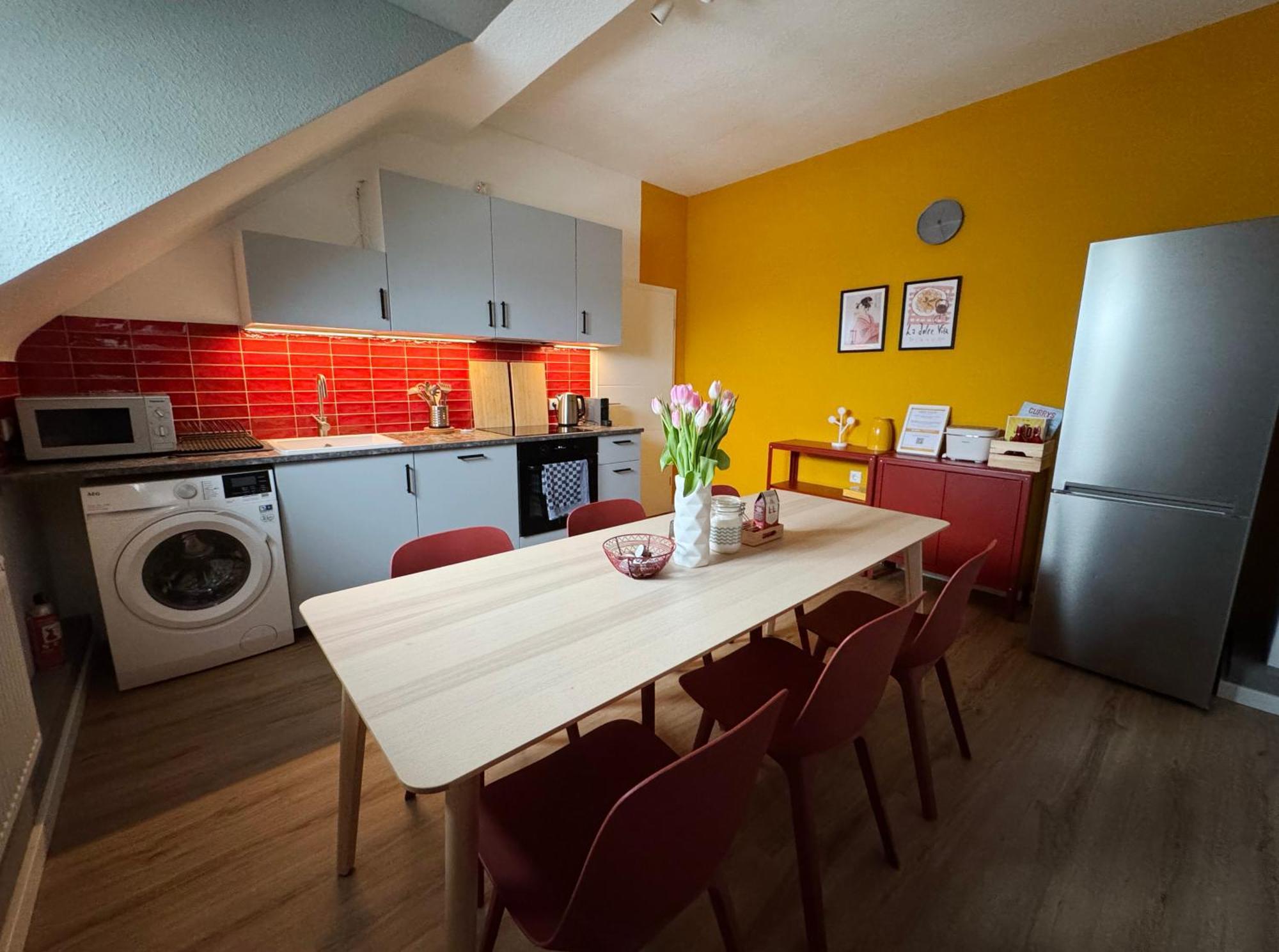 Big Flat With Fresh Renovation, Free Parking, Sonyps, Netflix Duisburg Exterior foto